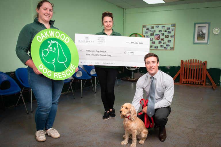 Read more about the article Local House Builder Donates £1,000 to Oakwood Dog Rescue, in Hull